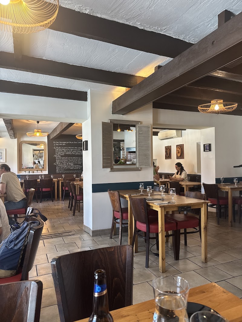 Salle intérieure du Seoul Restaurant à Toulouse, ambiance chaleureuse